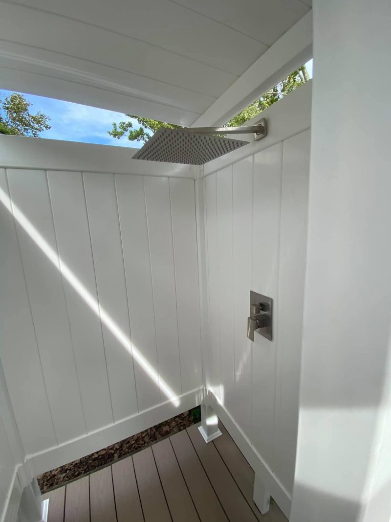 Rain-Head Outdoor Shower — photograph 1
