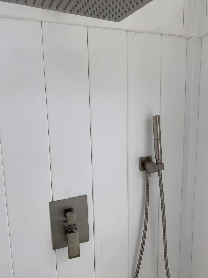 Rain-Head Outdoor Shower — photograph 5
