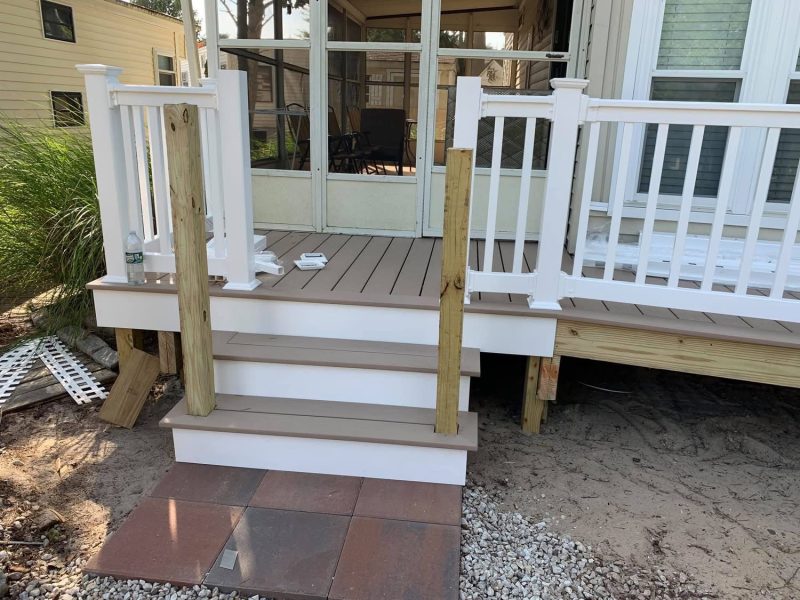 Deck with Framed Lattice — photograph 2