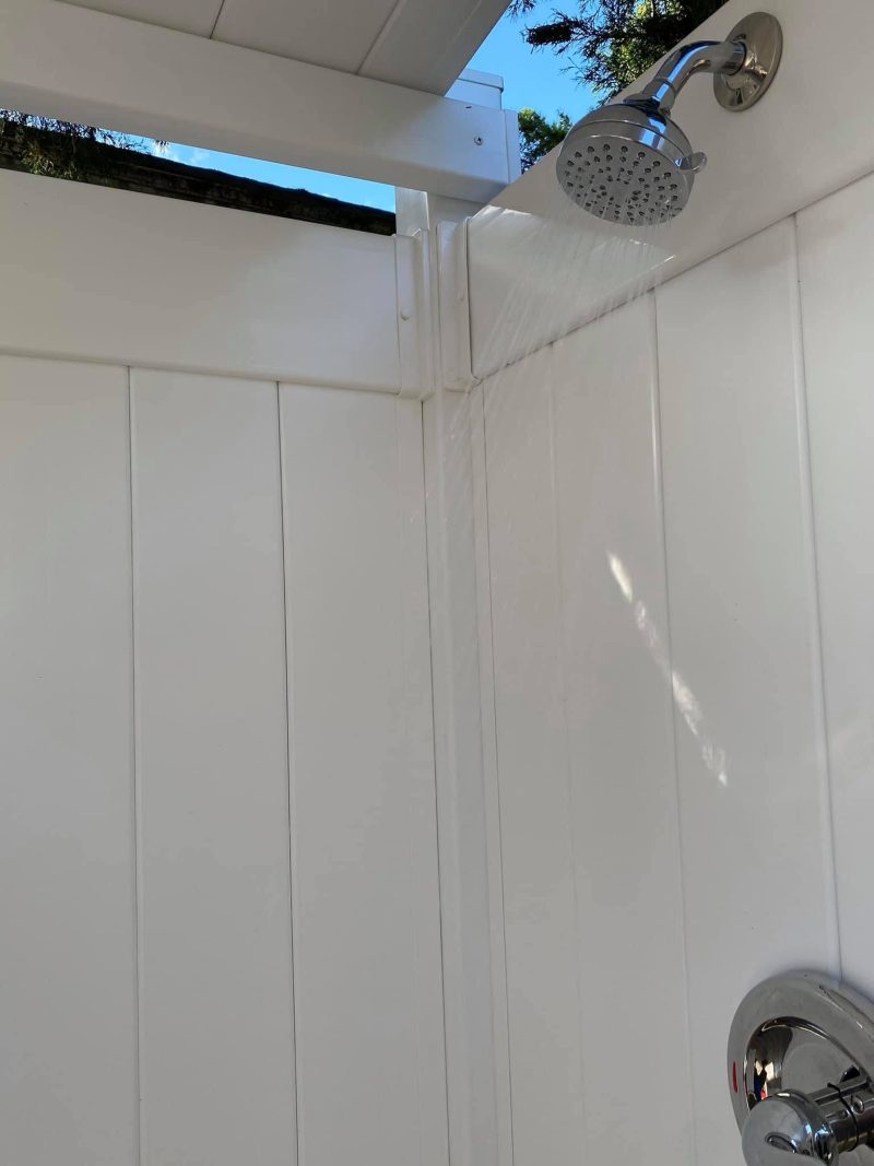 Outdoor Shower with Bench — photograph 3